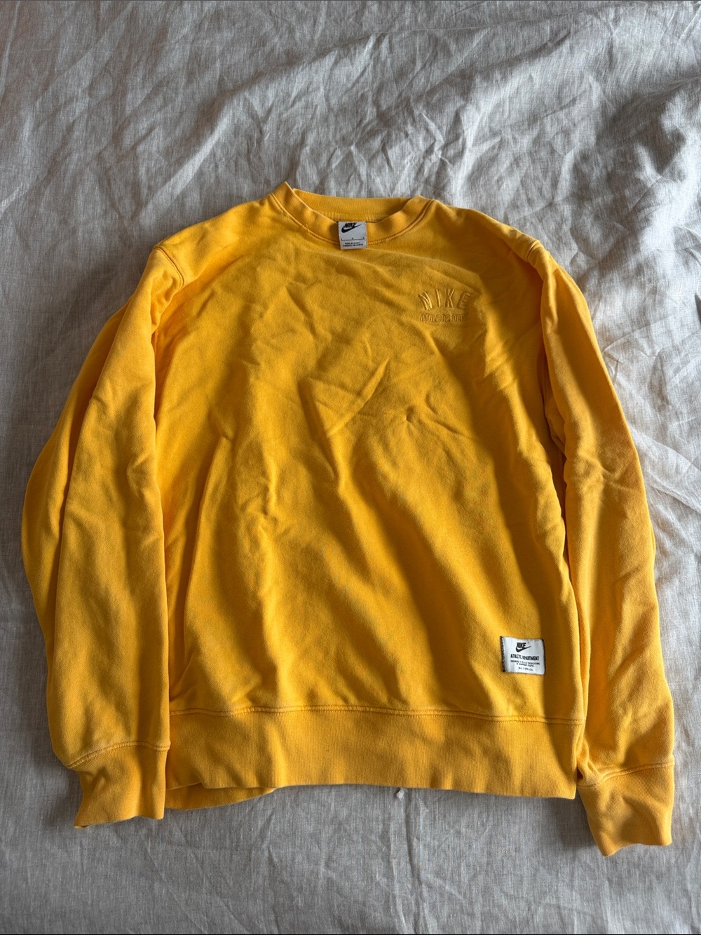Nike Men's Yellow Crewneck Sweatshirt